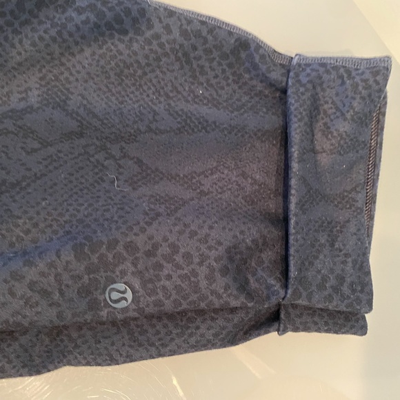 LULULEMON ON THE FLY 7/8 PANT SNAKE SKIN PRINT - Picture 3 of 8